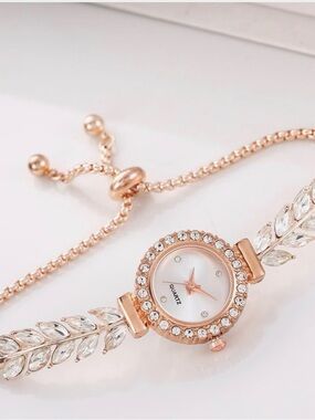 Rose Gold Crystal Bracelet Watch - Women's Fashion Quartz